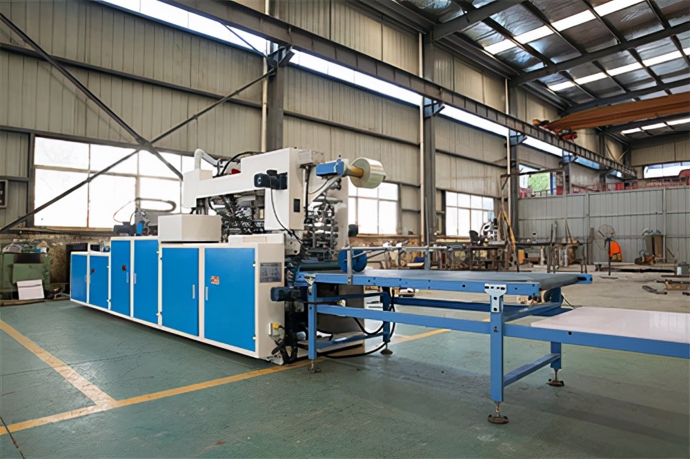 江苏新型半自动贴窗机哪个品牌好,贴窗机全自动