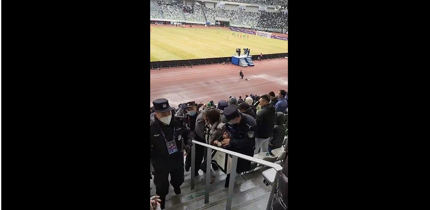 吴兴涵劈腿实锤，大闹足协杯女士晒截图，网购大连海参1188元