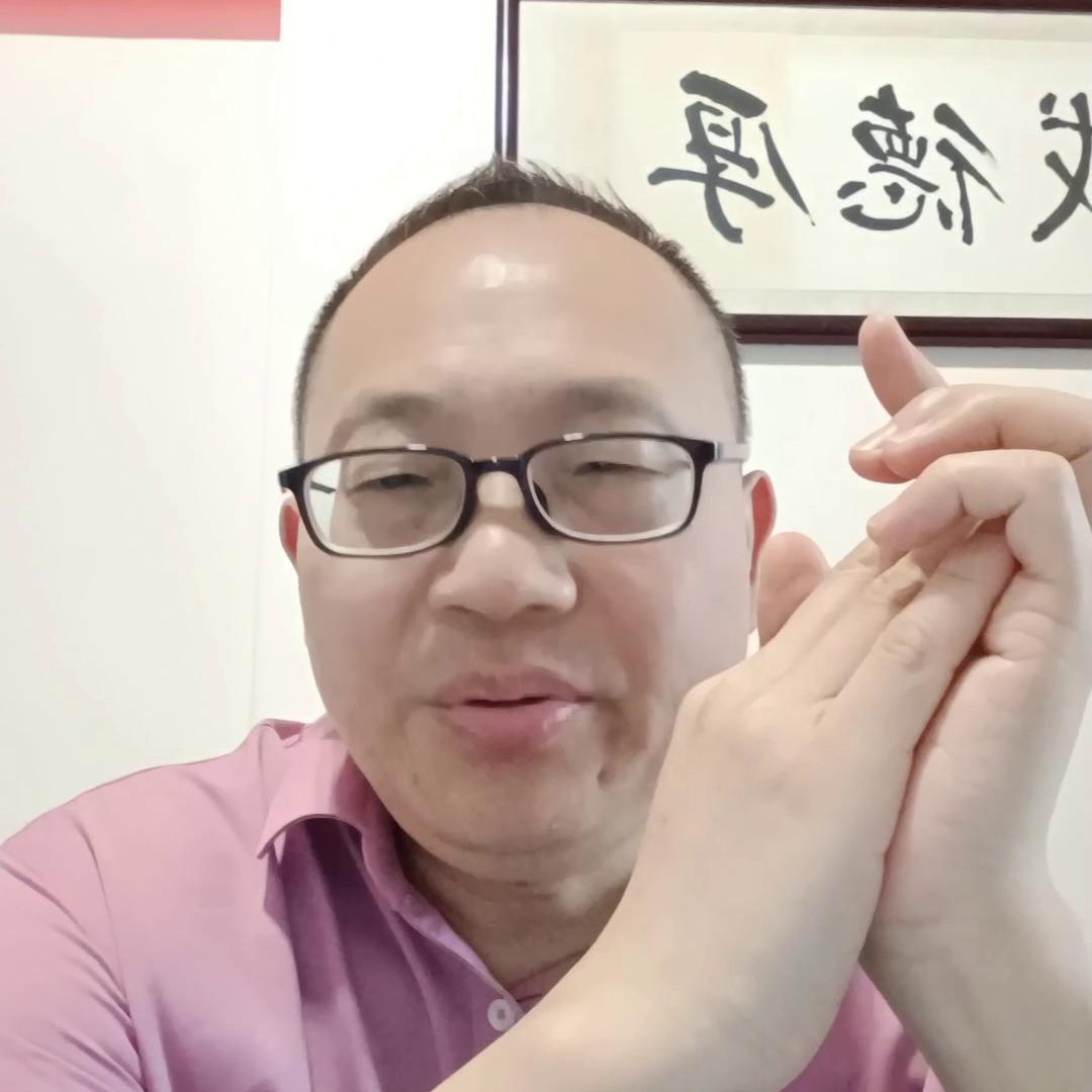 在工体拥抱梅西的少年发言,球场上突然跑上小男孩拥抱梅西