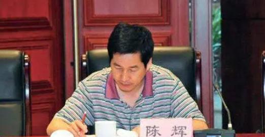 共犯的处罚根据共犯独立性,比较共犯从属理论和共犯独立理论