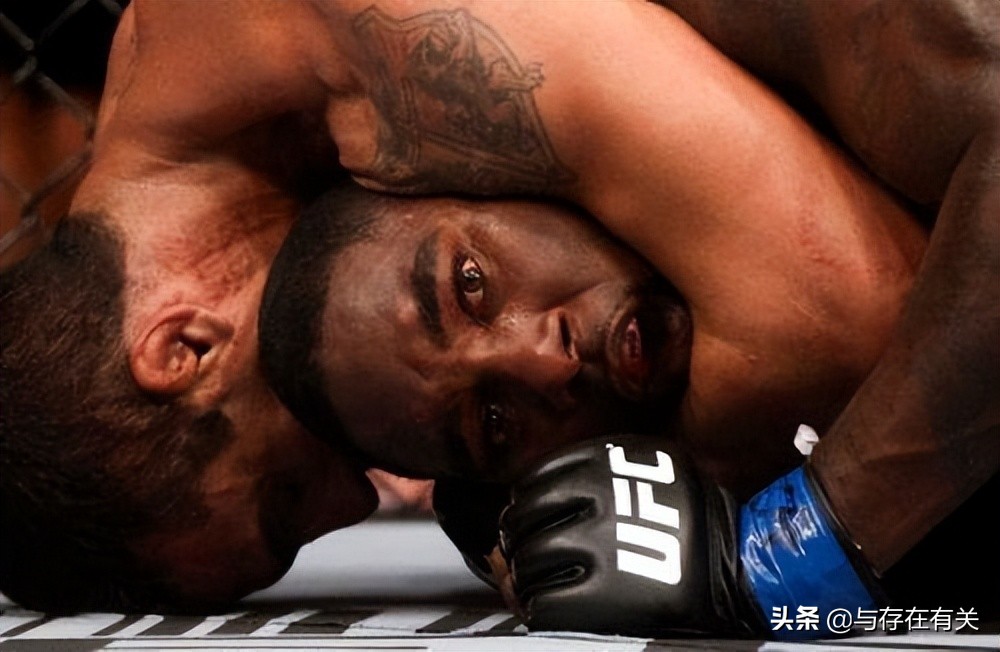 游泳运动员夸张表情,运动员搞笑场面