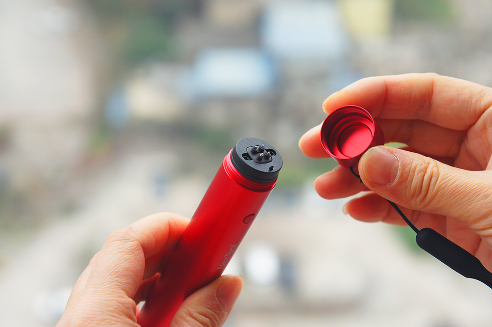 纳拓雷电电弧防身手电筒拆解,纳拓电弧防身手电电压多少