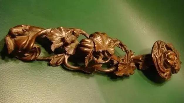 佛手雕件的寓意和象征,翡翠常见的雕件及寓意