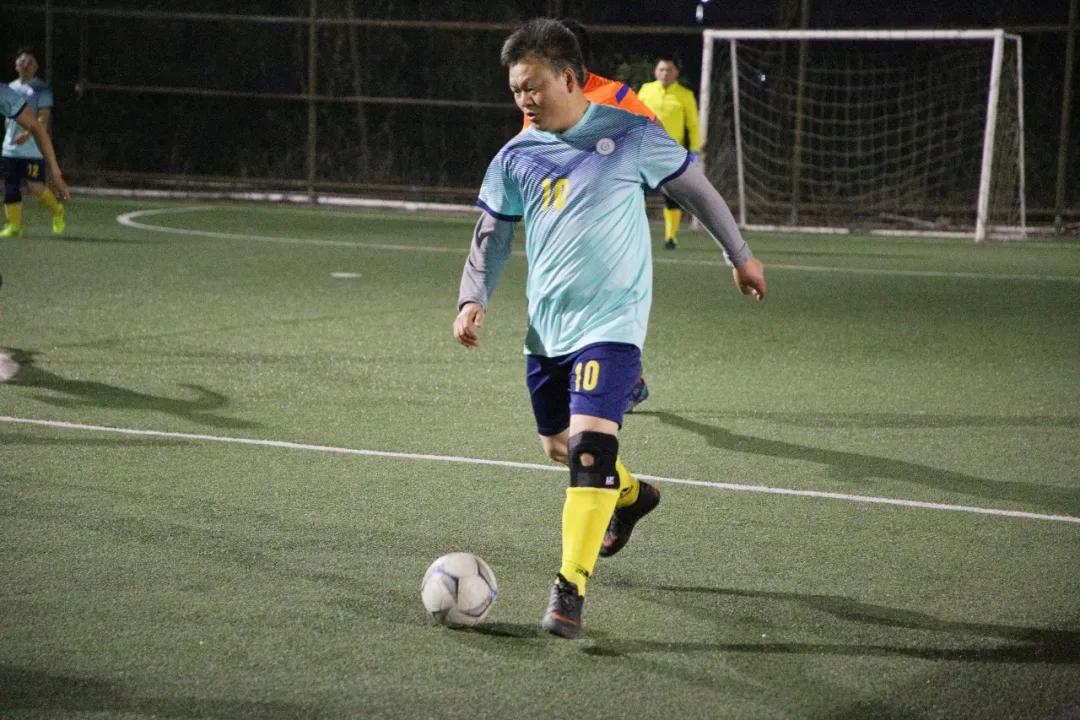 竞技绿茵逐梦,竞技绿茵场