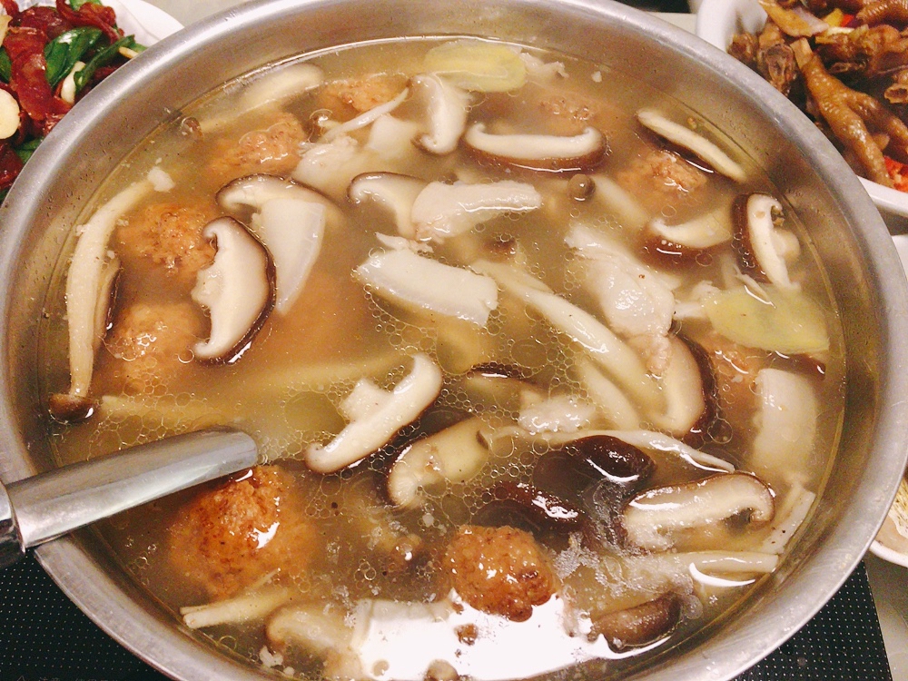 闺蜜来我家花五十元做了三菜一汤,闺蜜来家里做三菜一汤