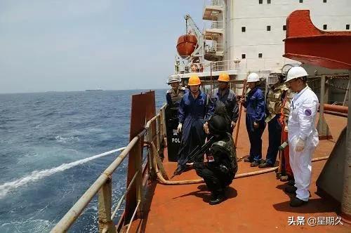 434期船东代表上船,船员过节聚餐