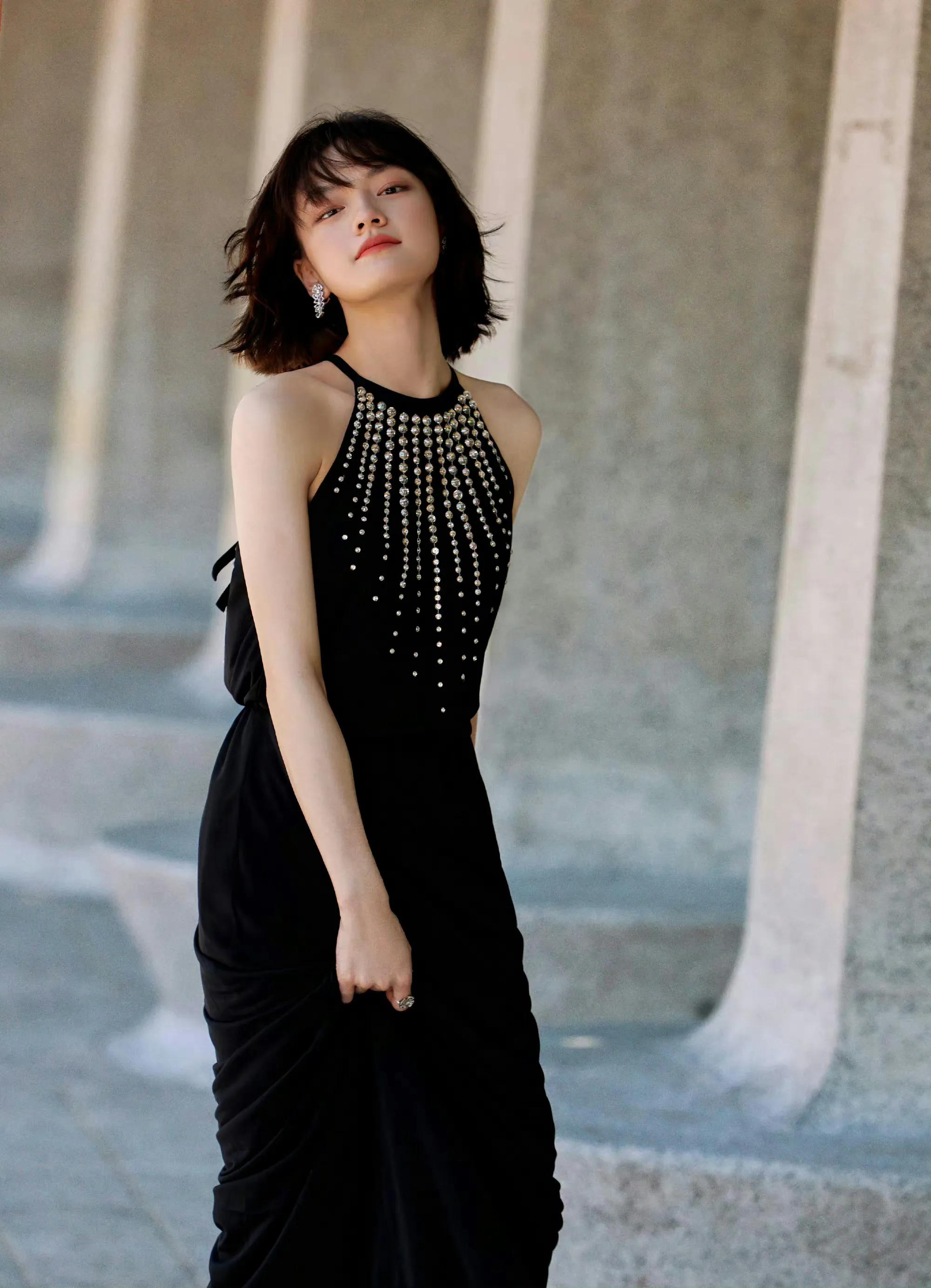 谢霆锋倪妮红毯,上海电影节红毯倪妮粉色鱼尾长裙