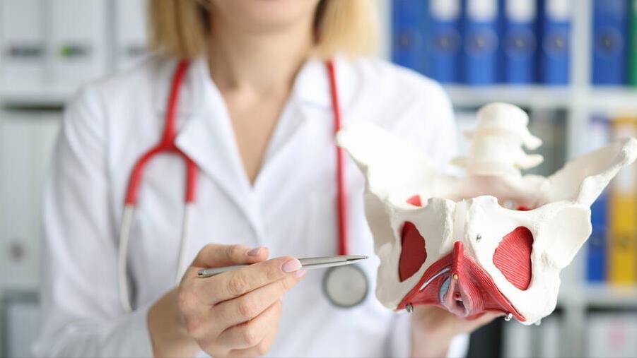 女的最近老是腰疼是宫颈癌吗,女生腿疼警惕癌症