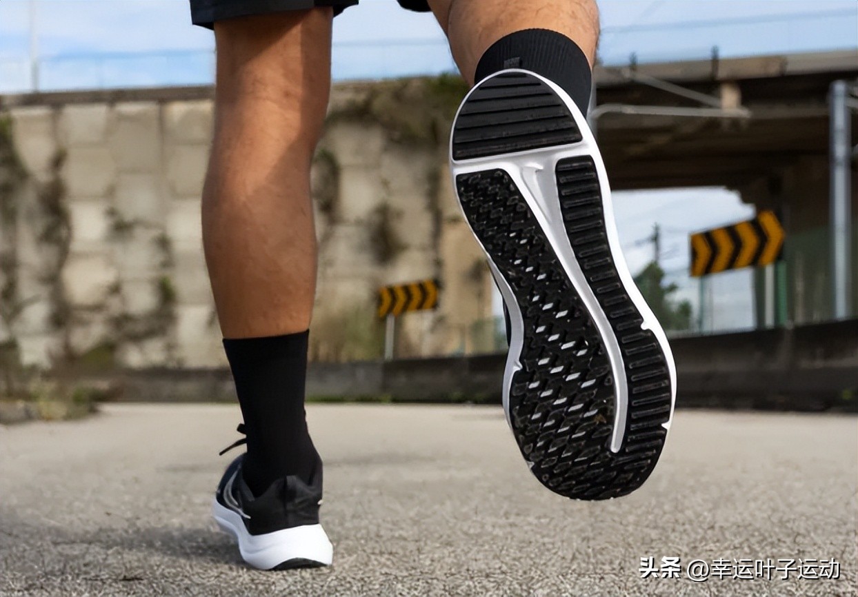 最受欢迎十大Nike跑鞋推荐排行榜,2023nike最好的实战鞋