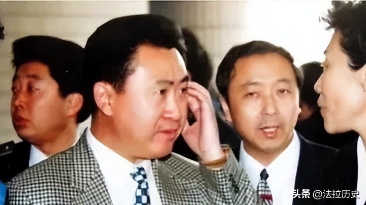 万达成恒大2.0？揭王健林隐藏*局骗**，独子王思聪因此走“不归路”