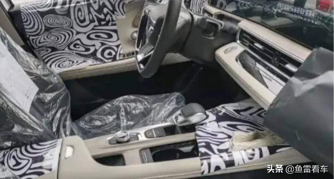 首曝奇瑞m1e2022新款,奇瑞m1e内饰后排