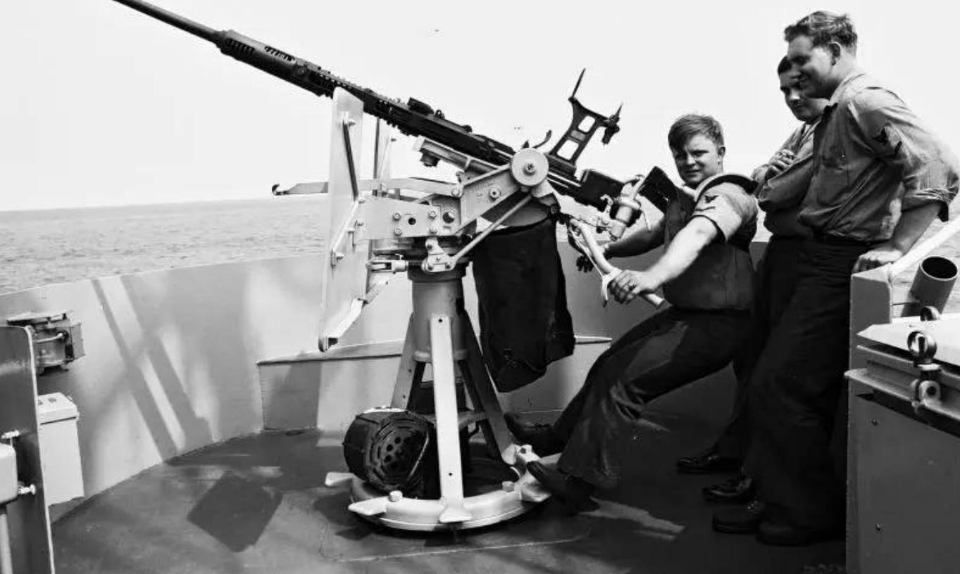 朝鲜扣押美国舰船，美军出动百架战机进逼，最后为何却选择道歉