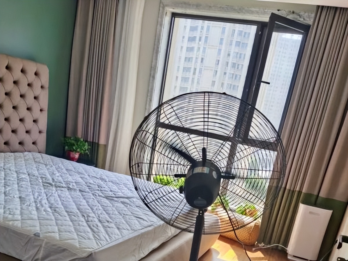 装修完多久入住比较好释放甲醛的正确开窗方法除甲醛是智商税吗？