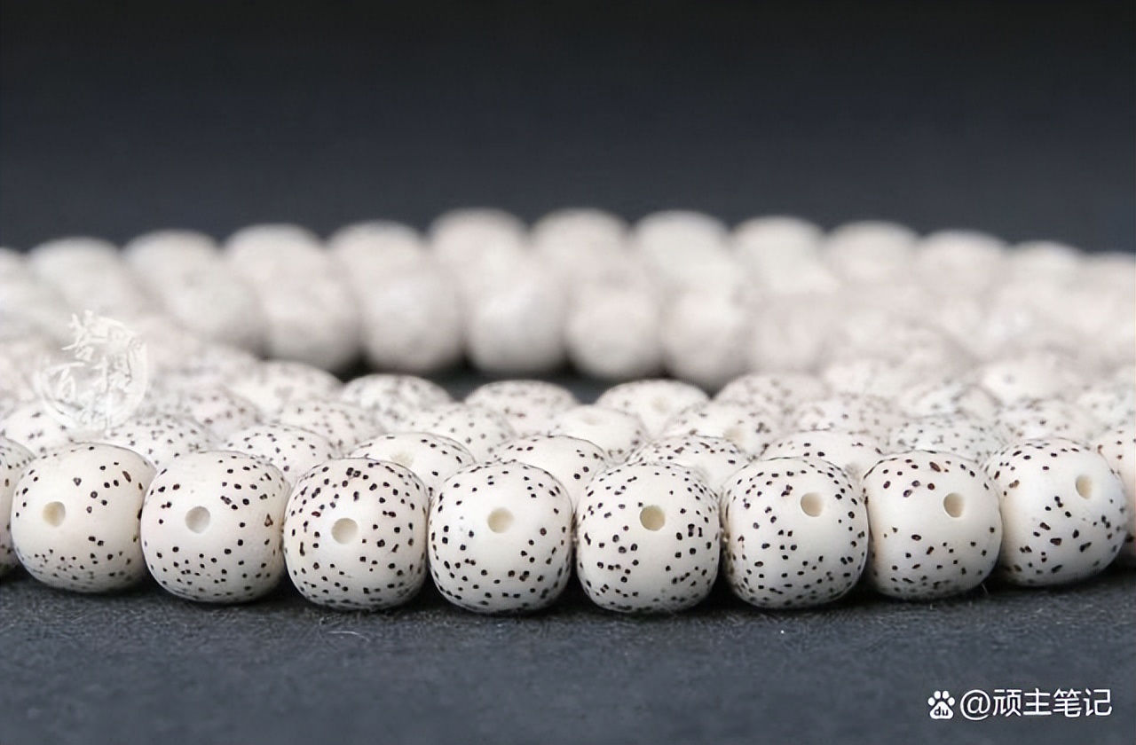 星月菩提绿豆盘玩,星月菩提有个小眼啥意思