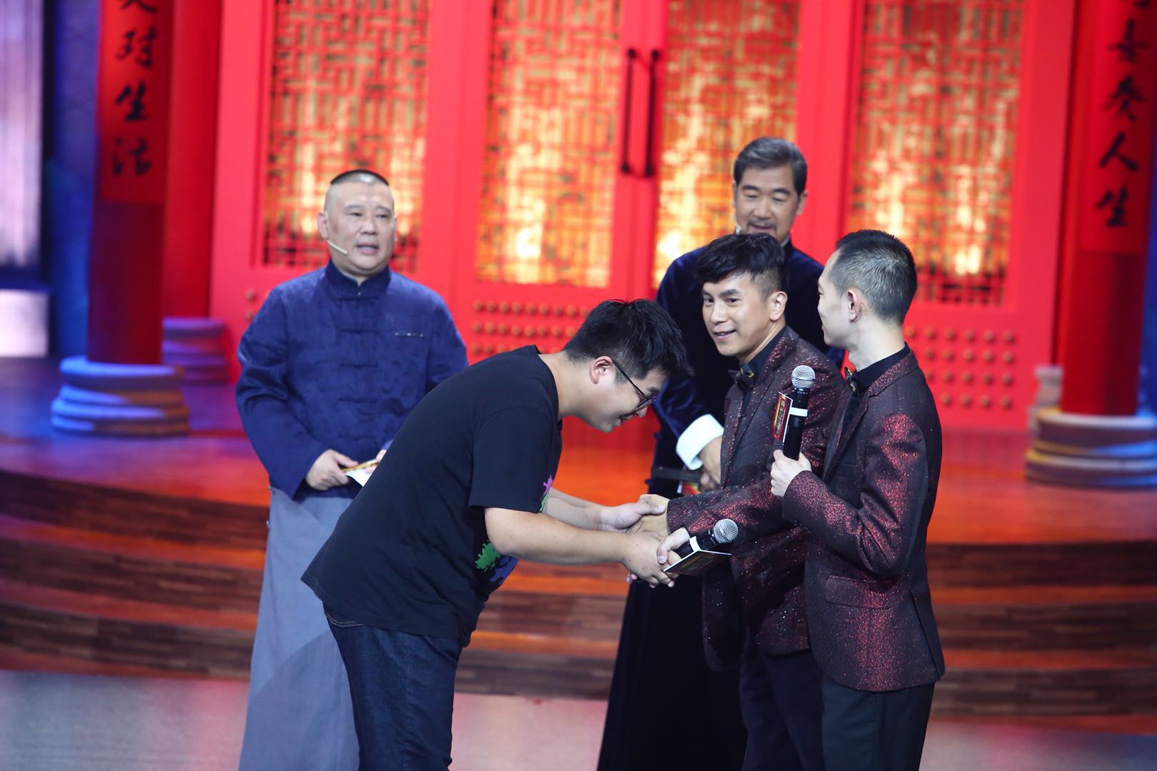 郭德纲为什么不受主流相声界待见,郭德纲为什么不被主流相声界认可