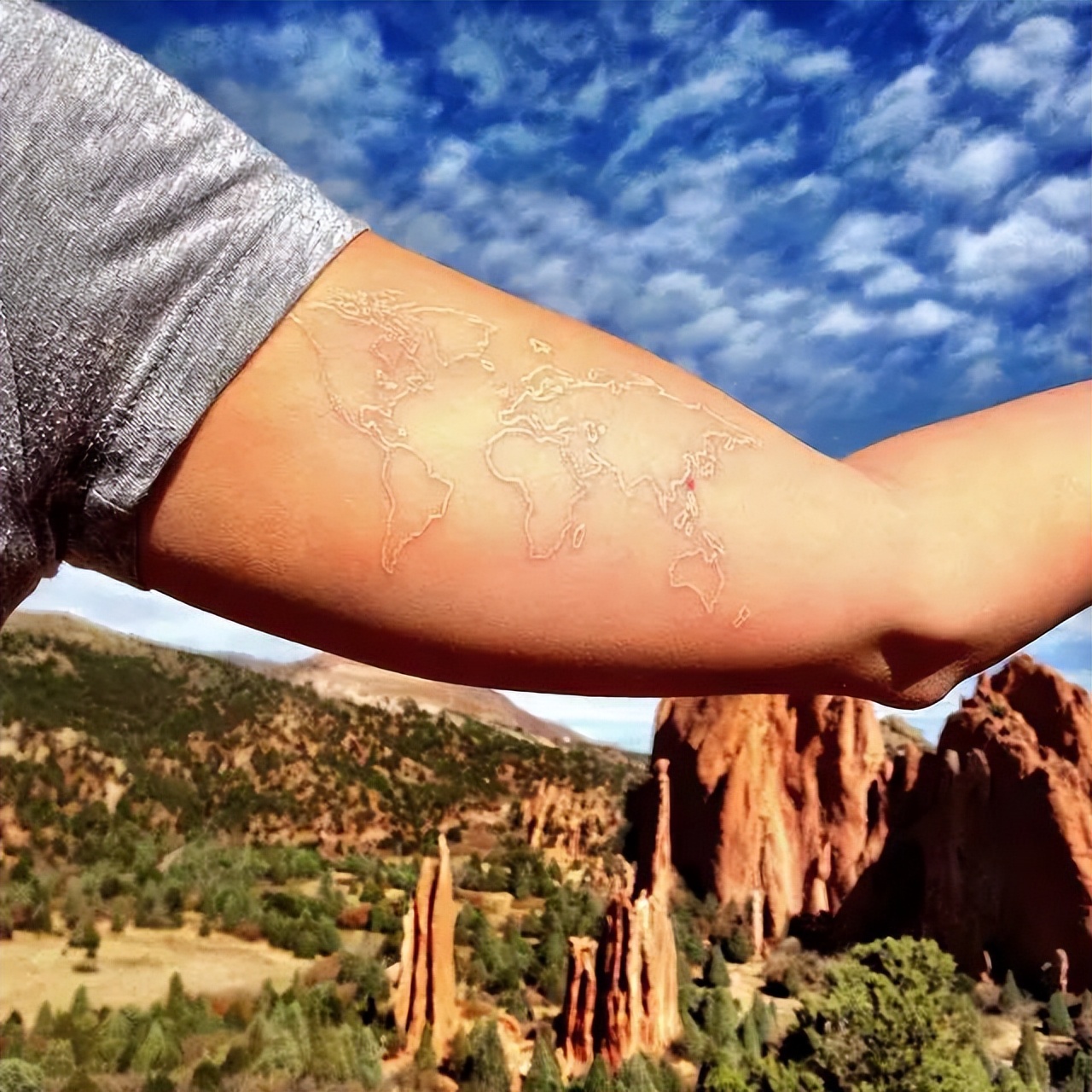 鸽子血纹身真的隐形么,隐形纹身花纹