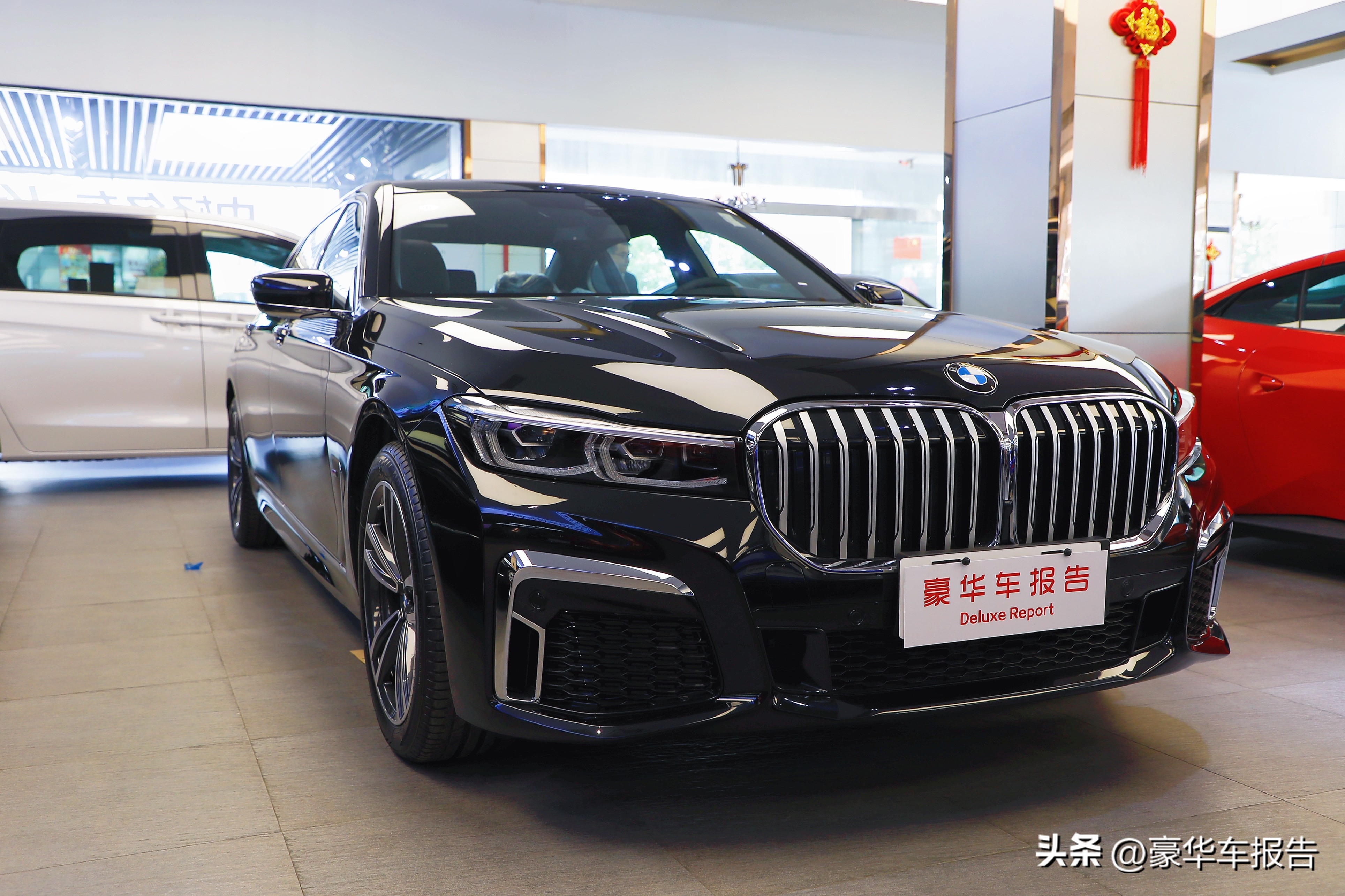 全球顶流：BRABUS和TOPCAR出品，全是100多万的旗舰MPV！选哪个？