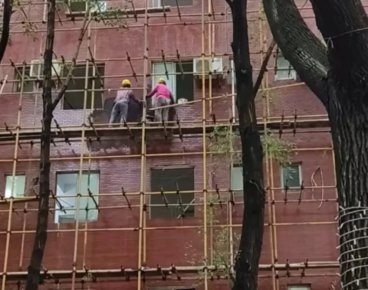 长沙医学院让新生住刚装修好的宿舍，遭到群嘲，气味那么大怎么住