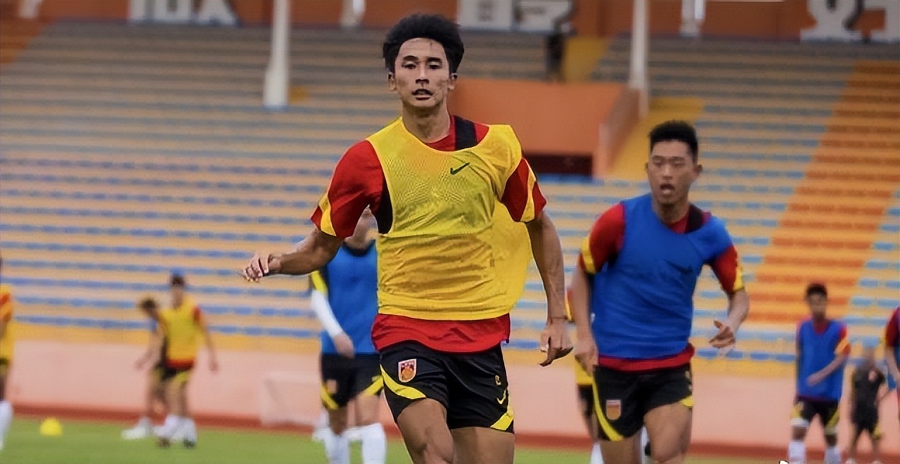 中国男足1比2负于乌兹别克斯坦,亚洲中国男足近期比赛情况