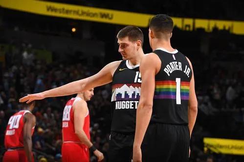 威金斯穆雷利拉德,威金斯顶薪续约