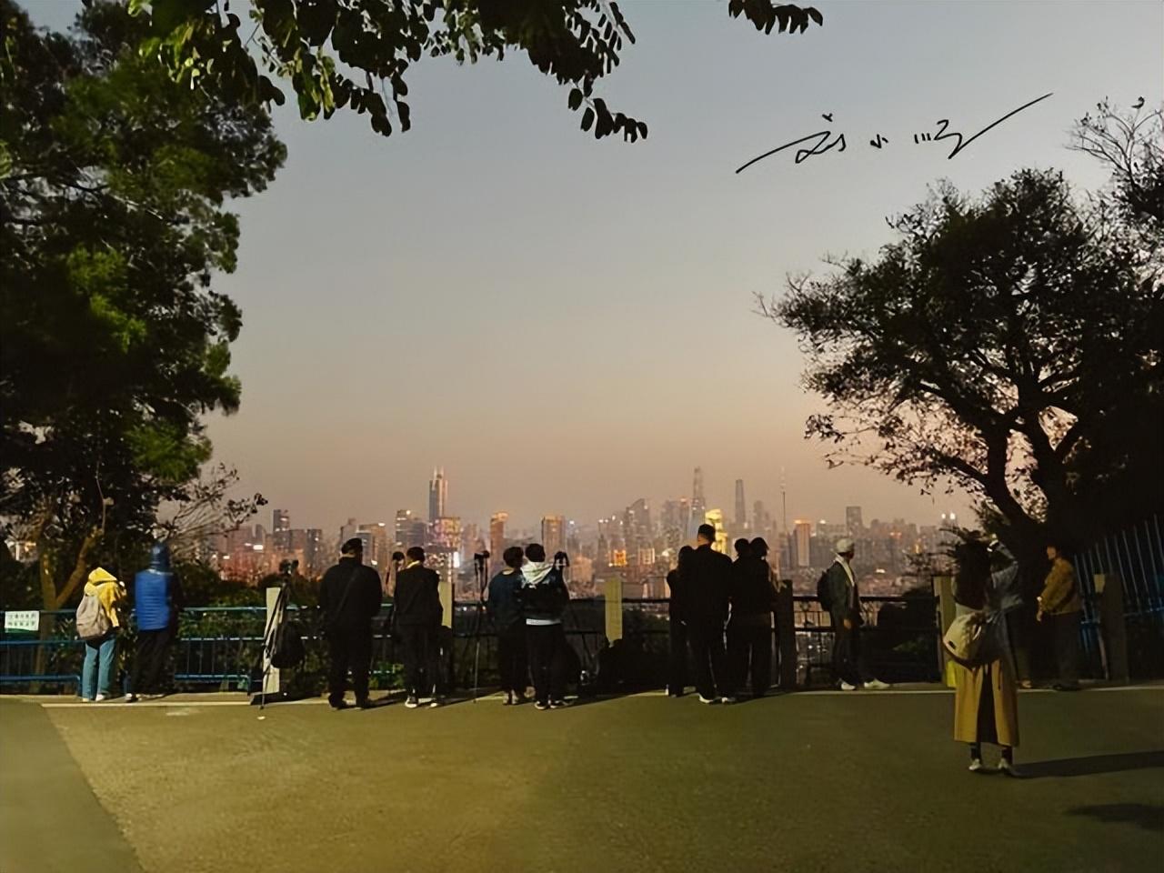 广州这座城市从不缺少奋斗的人,广州一座稍微不努力的城