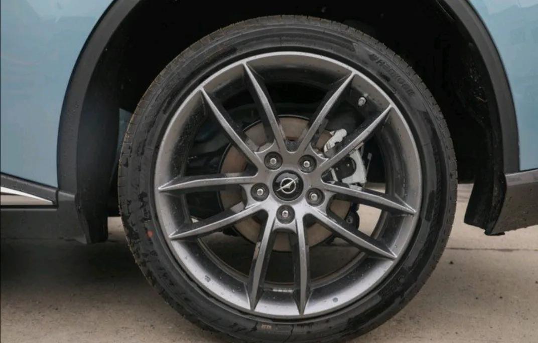 如果车友们喜欢MPV建议看看这款车省油还舒适海马7X