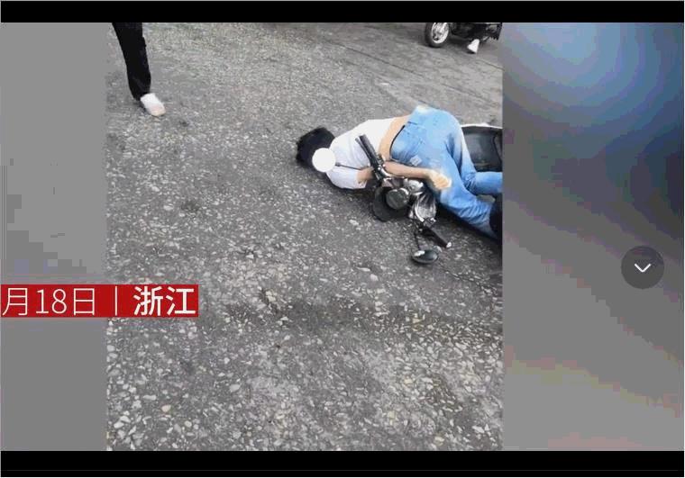 倒在血泊中的男子无人敢扶，撕开了当下社会“冷漠”的遮羞布