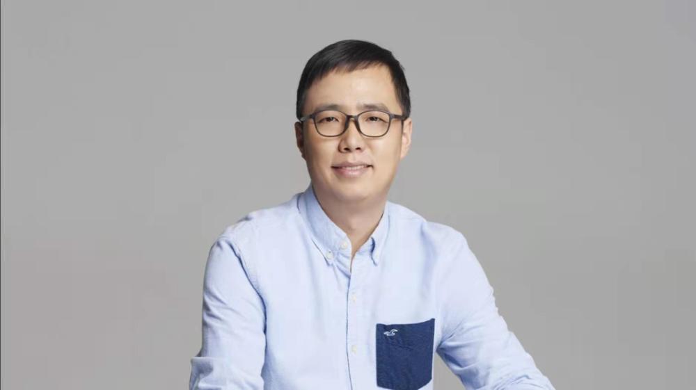 身家210亿的程序员曾暴亏三分之二,他曾是银行行长辞职创业