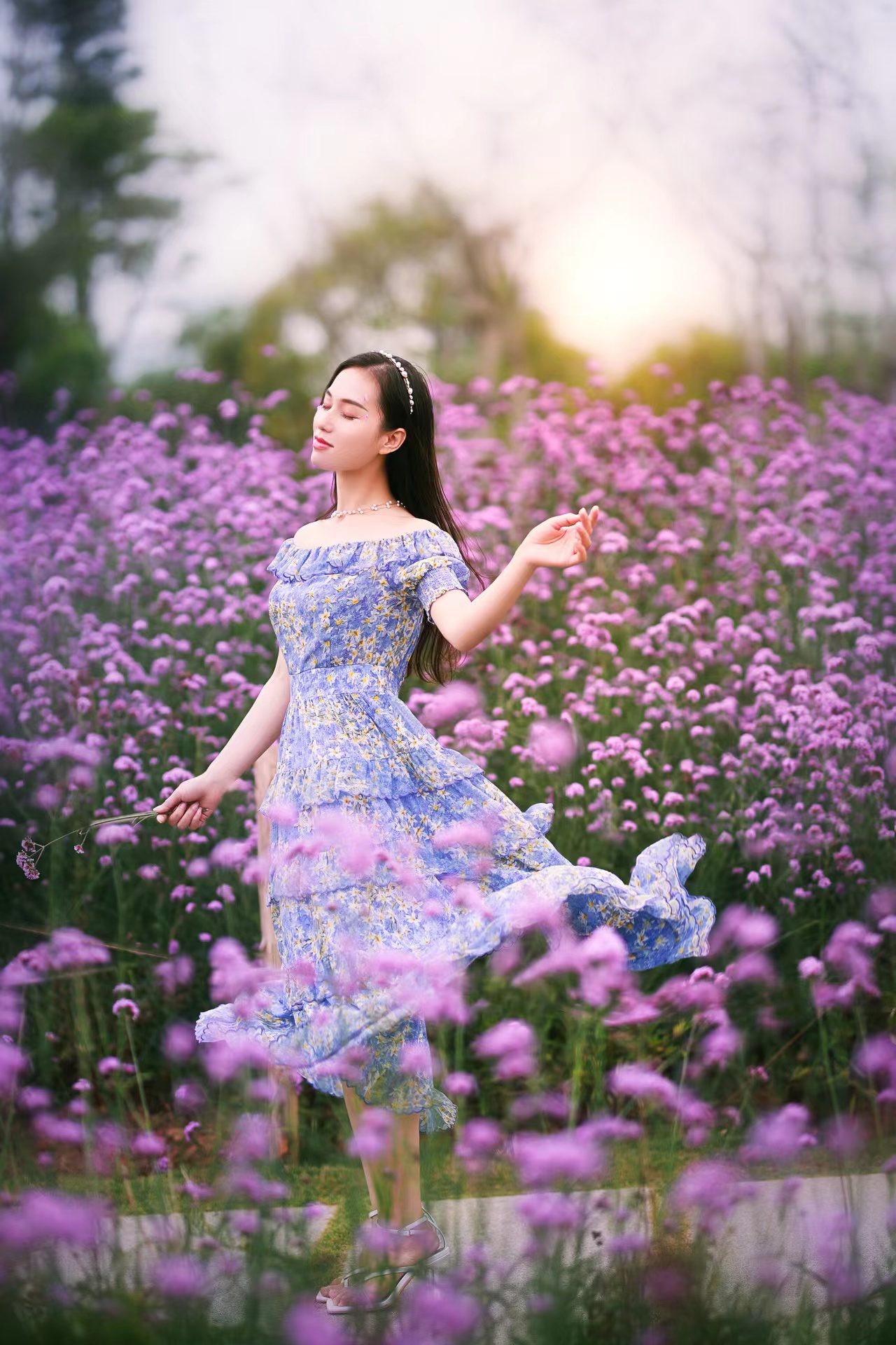 实用马鞭花人像拍摄攻略，新手也能快速学会，拍照美出新高度