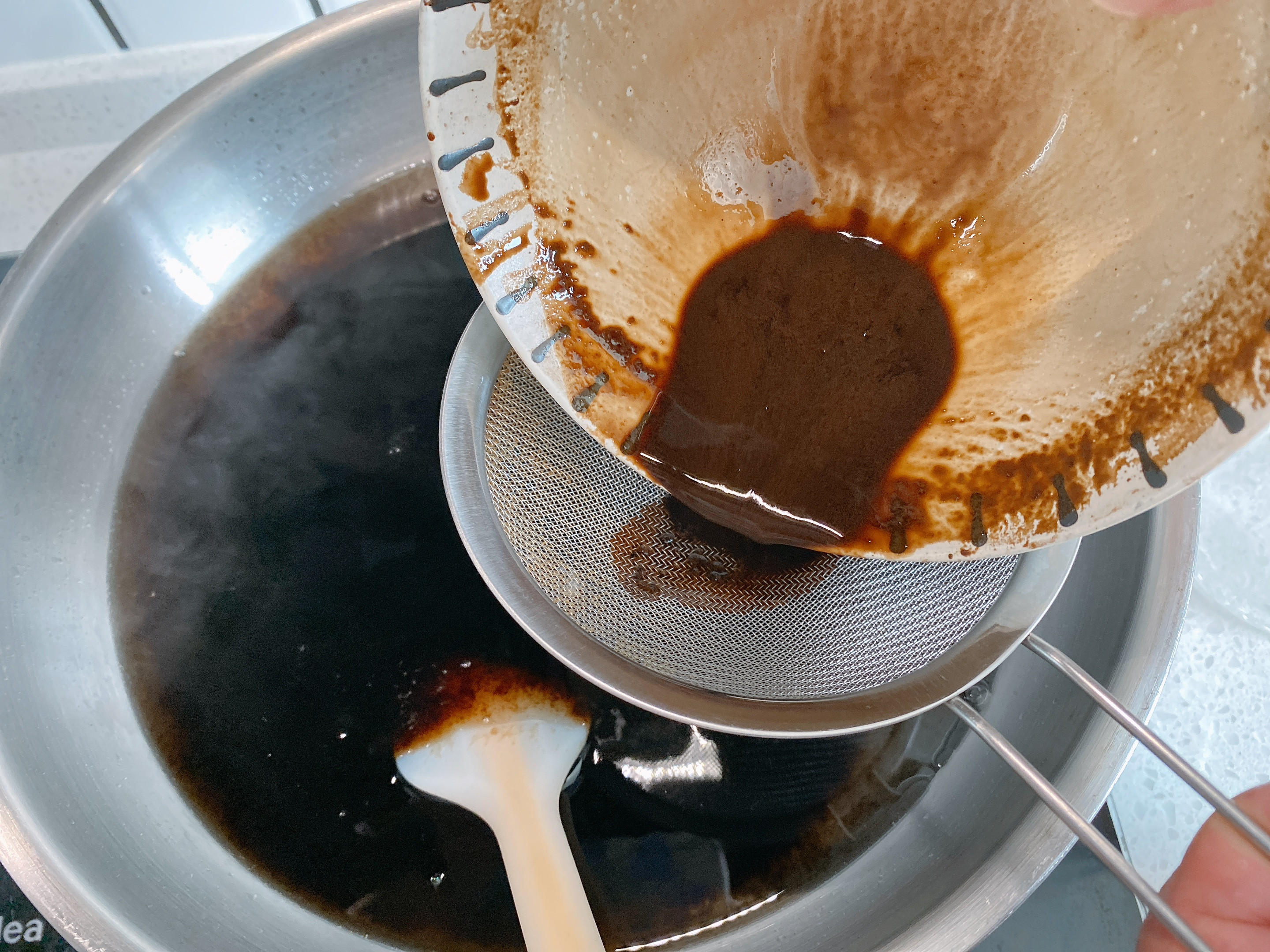 龟苓膏夏季怎么吃好吃,夏日滋补龟苓膏的做法