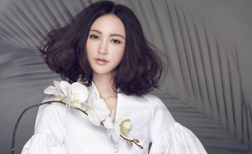 张歆艺瘦成纸片人,张歆艺瘦到脱相变纸片人