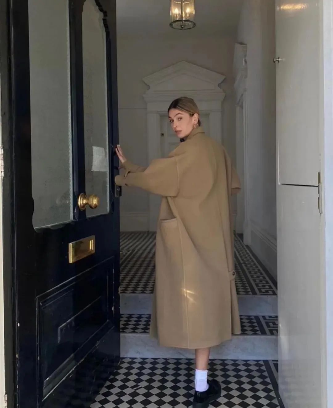 燕麦色搭配什么颜色好看,今年冬天流行燕麦色耐看又高级