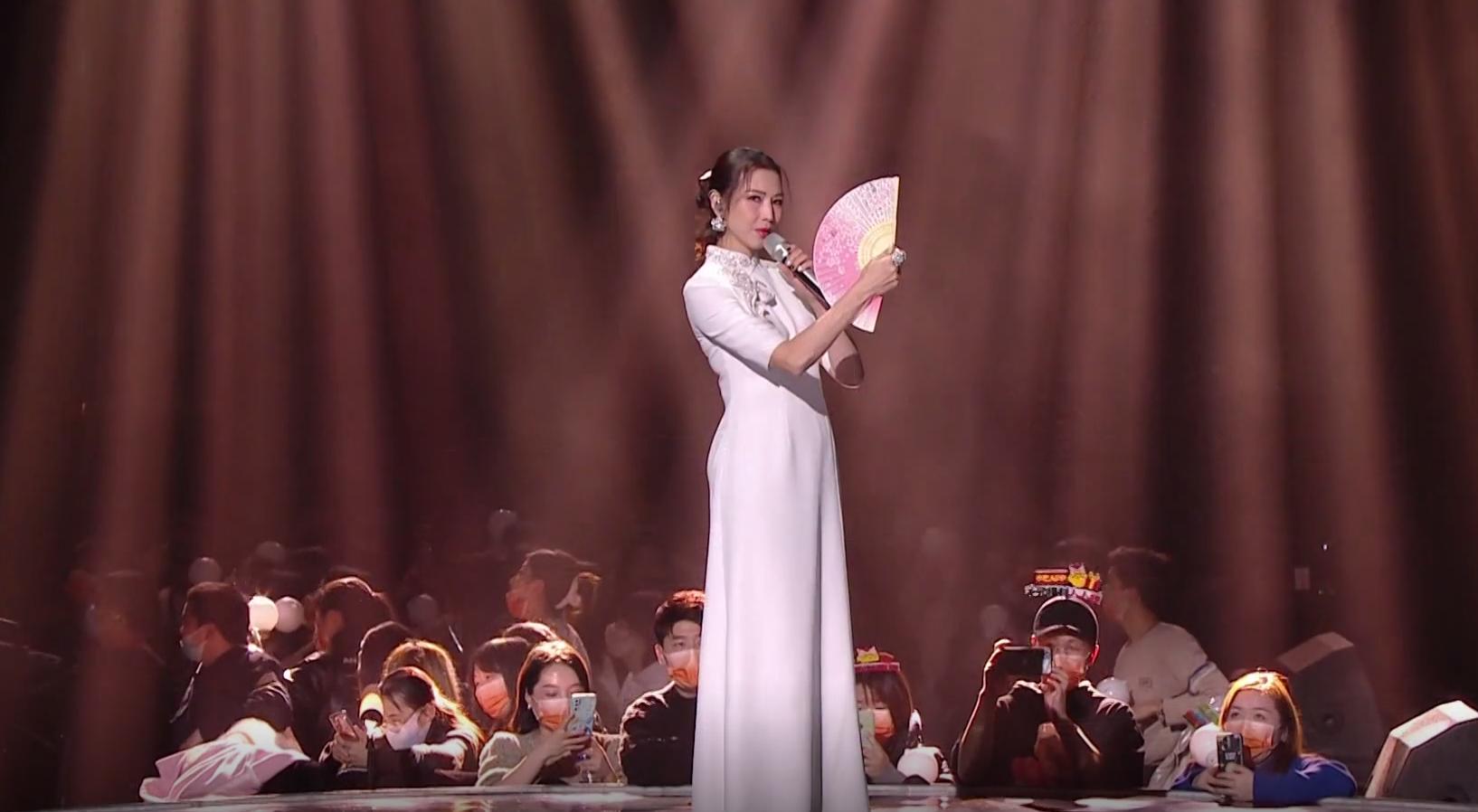 沈梦辰热场,钟欣潼沈梦辰