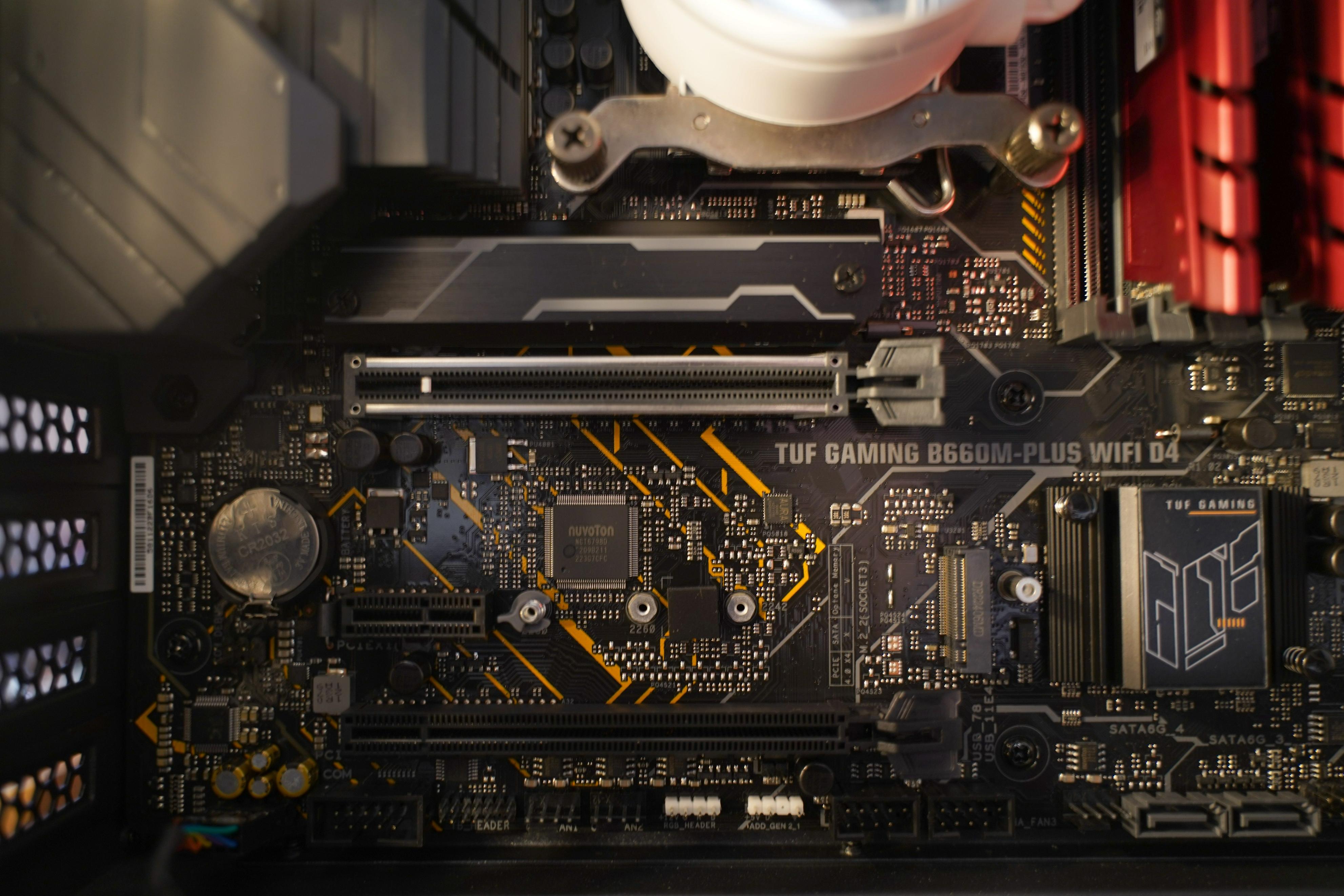 不断折腾不断快乐，给我的主机升级硬盘和散热