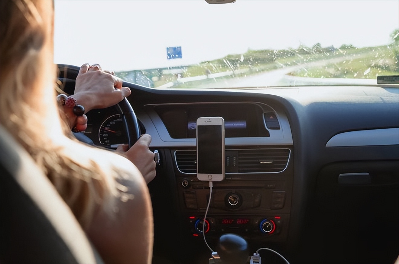 5位职场女性自述：我被领导“性骚扰”