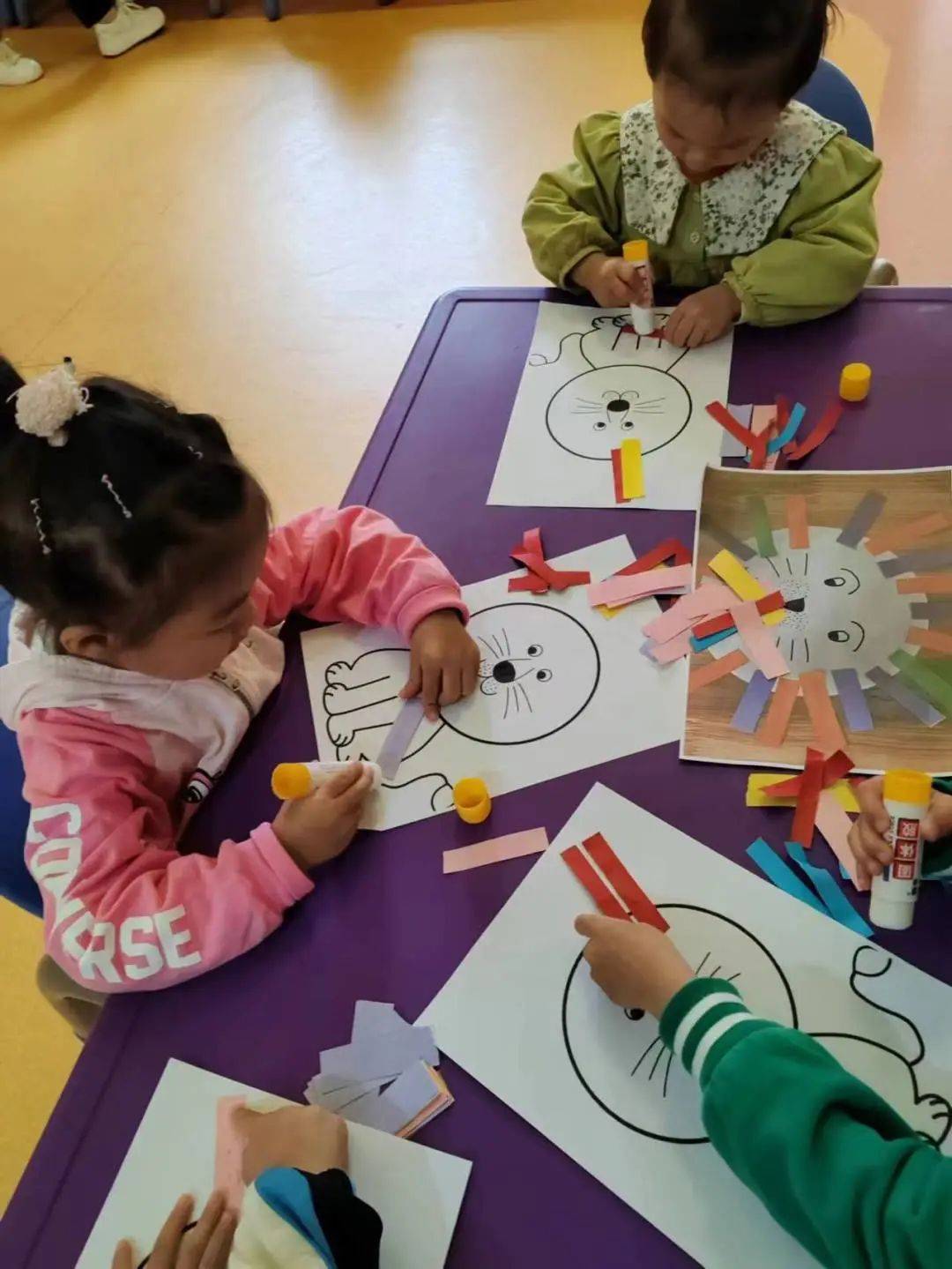 “戏”动童年，“域”见未来——诺亚舟开心果幼儿园区域活动