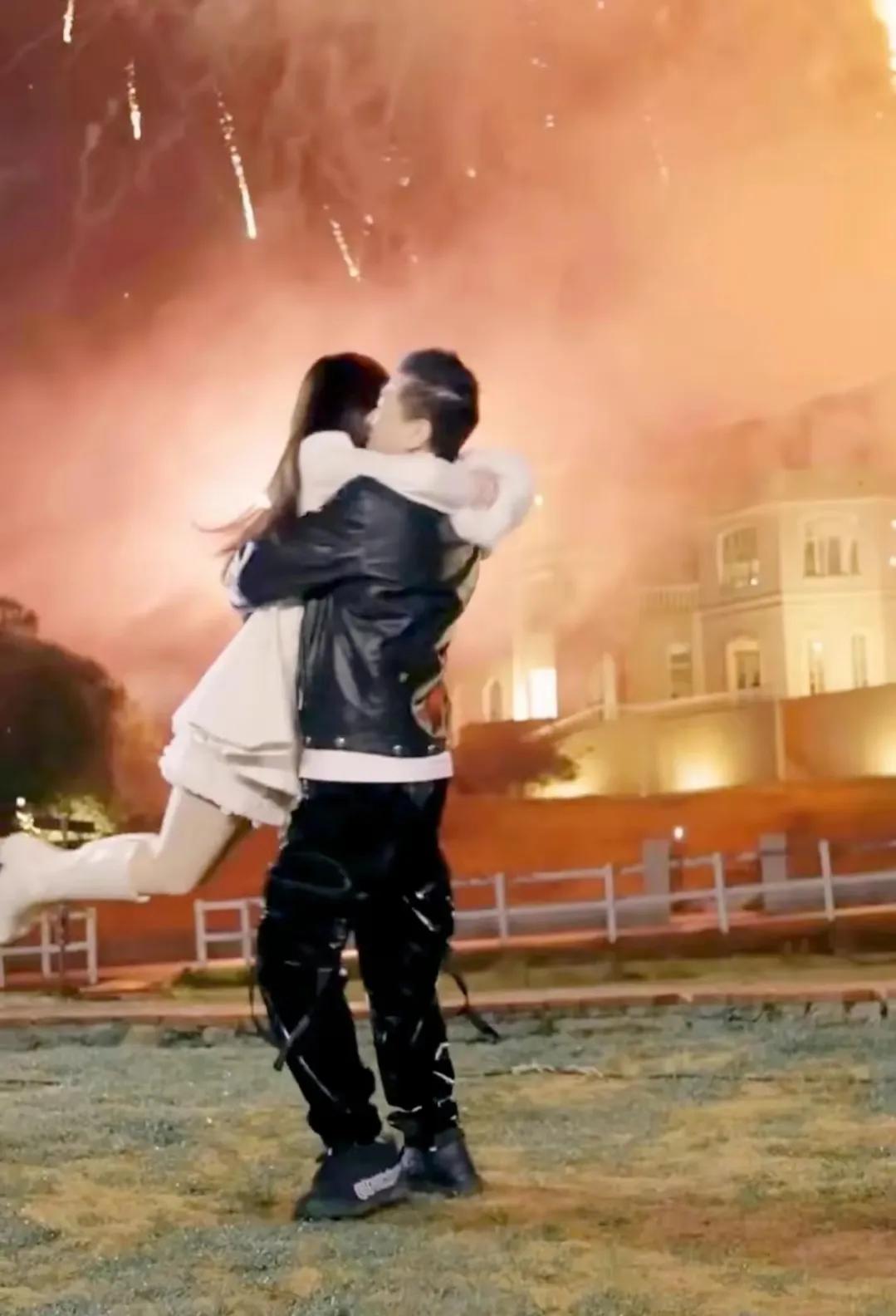 情人节明星纷纷秀恩爱,明星情人节秀恩爱有多甜