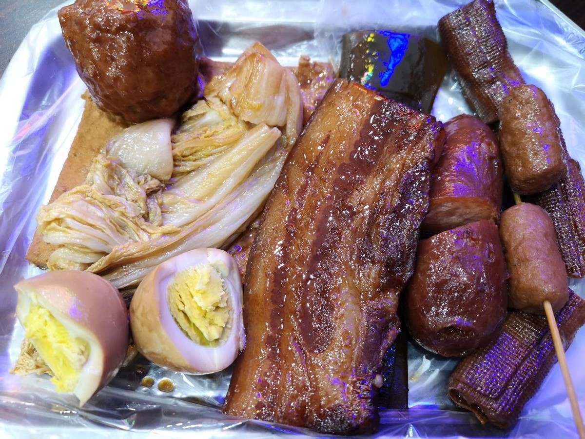 山东大哥板面全国开170家店,山东大哥260万跑车送老婆