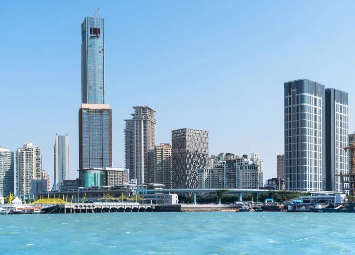 *建华陈**：公司超越华为，以1790亿身家，取代刘强东成为江苏首富