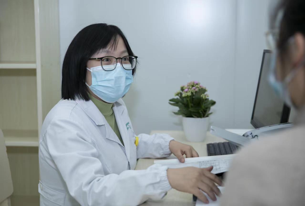 喂了药宝宝呕吐了还有用吗,喂了退烧药宝宝吐了