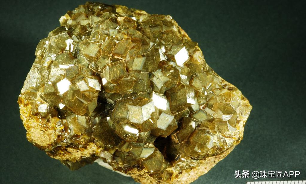 四种宝石图片大全,各种宝石黄色