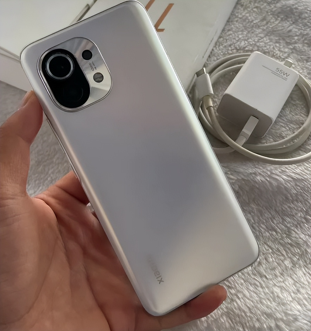 小米高性价比手机推荐2000到3000,小米手机推荐入手价格多少