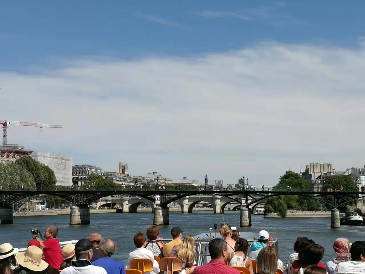 法国巴黎：景点美食购物艺术浪漫