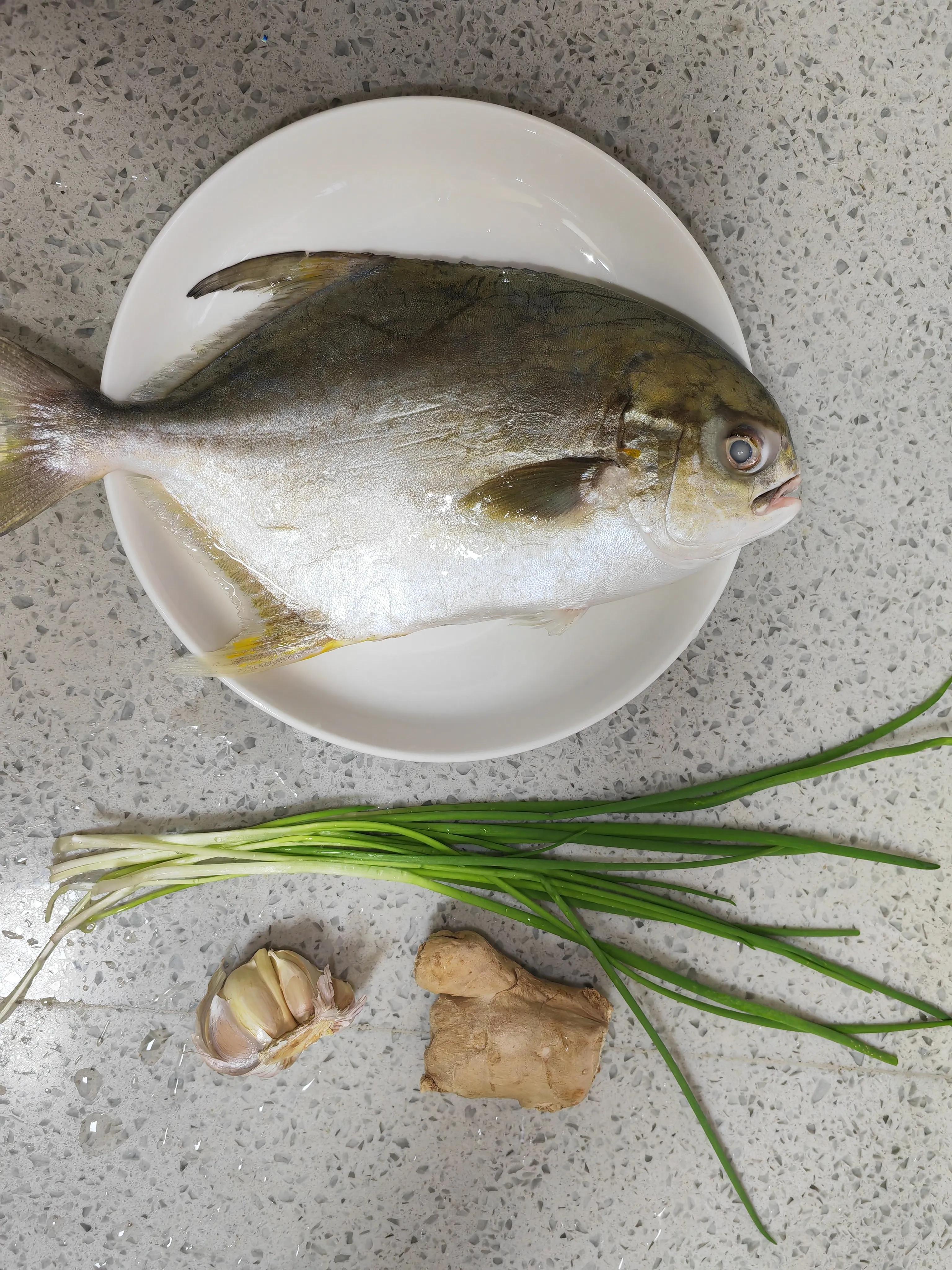 红烧鲳鱼最简单家庭做法,小鲳鱼家常做法红烧鲳鱼