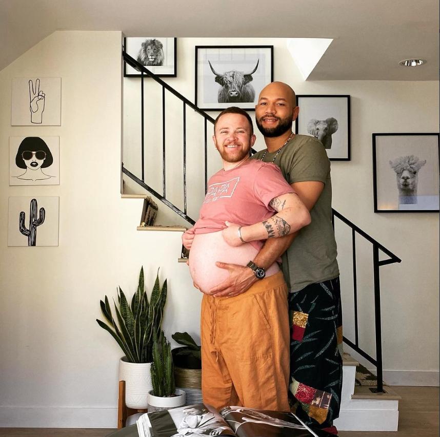 美国37岁男子自然怀孕,美国男子产下一名婴儿现在多少岁