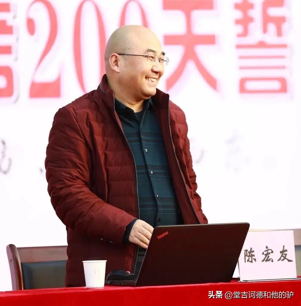 陈宏友教授演讲中途被抢话筒视频,陈宏友教授演讲时被学生抢话筒