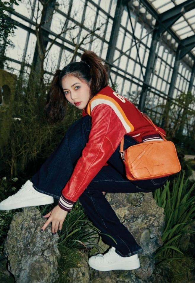 韩国女星露脐上衣 (韩国女明星露肩上衣)