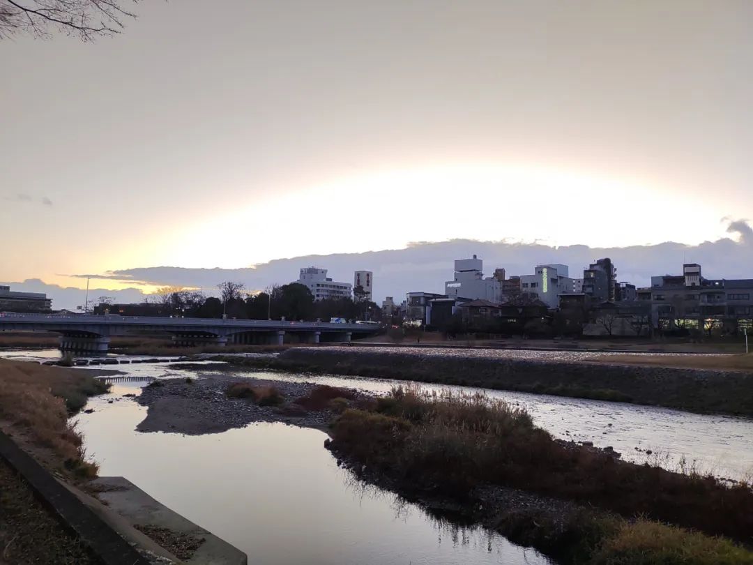 日本小哥回日本,日本小哥下班回家