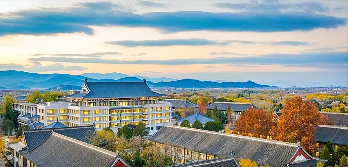 中国最自由的大学,是它。