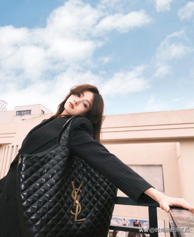 怎样烫发让黑长直显得你头发多,黑长直不想贴头皮怎么烫发